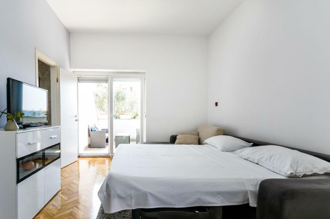 Apartments Mate Balote 54 Krk Exterior photo