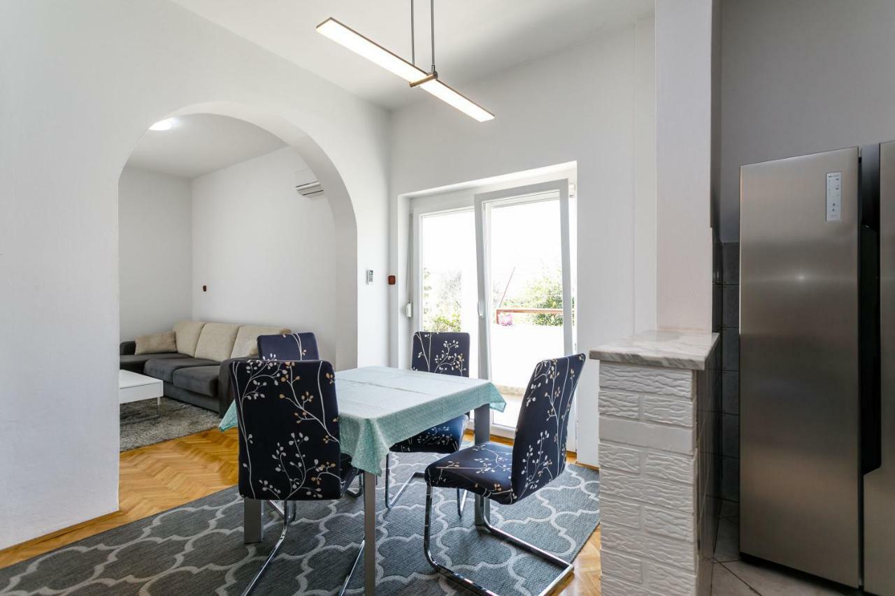 Apartments Mate Balote 54 Krk Exterior photo